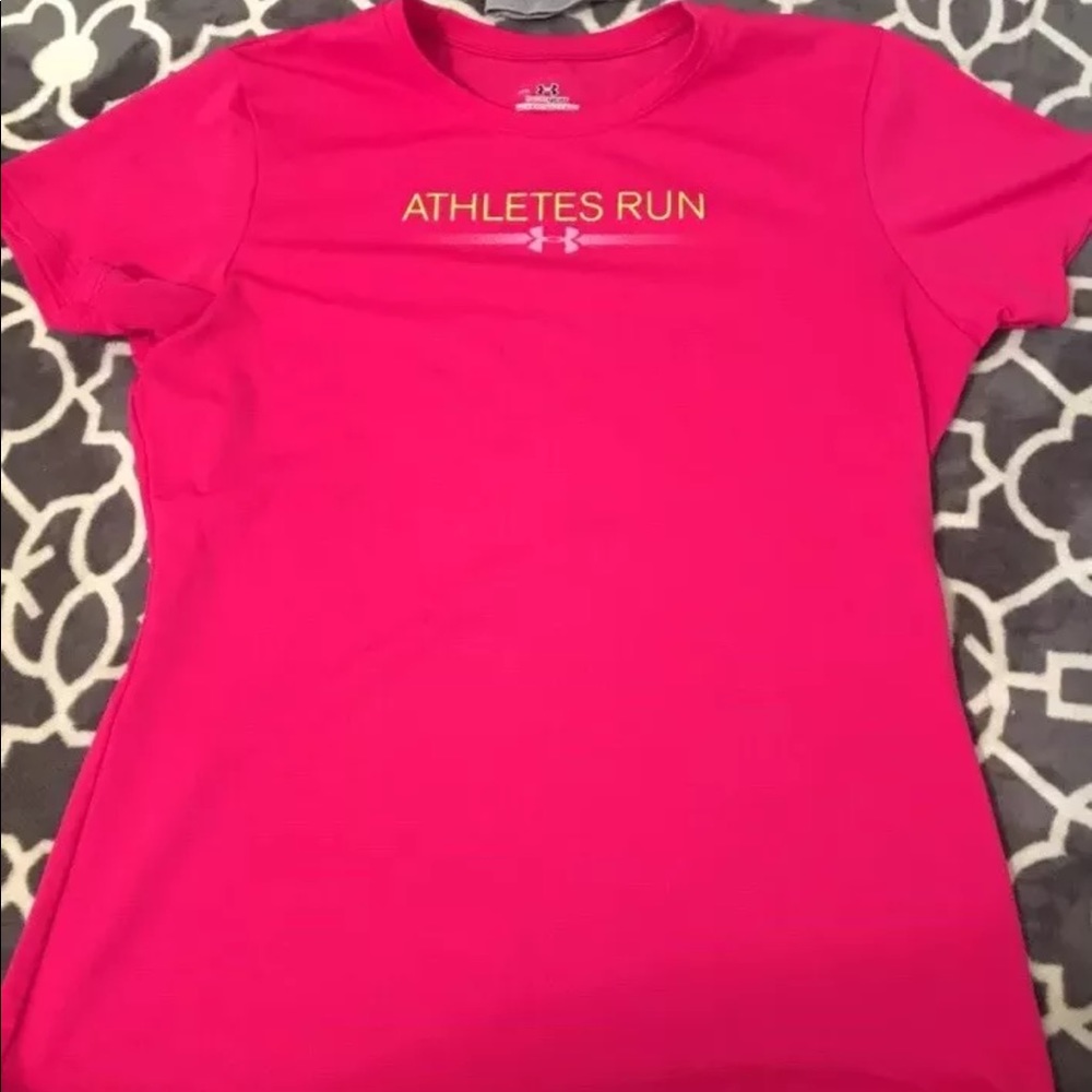 Women’s Under Armour heat gear shirt Sz m